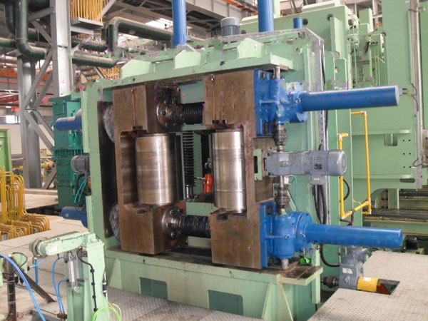 絲桿升降機在鋼廠設(shè)備