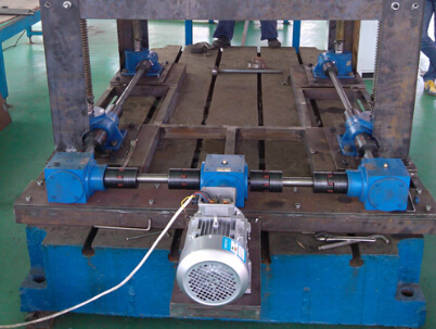 多臺聯(lián)動絲桿升降機